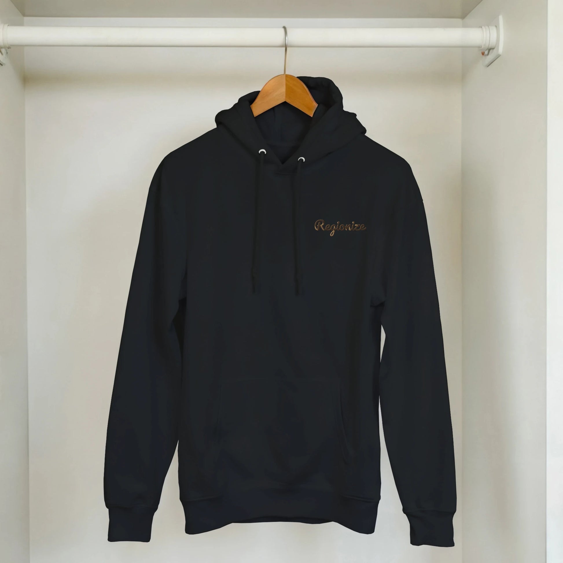 Regionize Original Hoodie Schwarz Gold Bestickt – Unisex Premium Streetwear