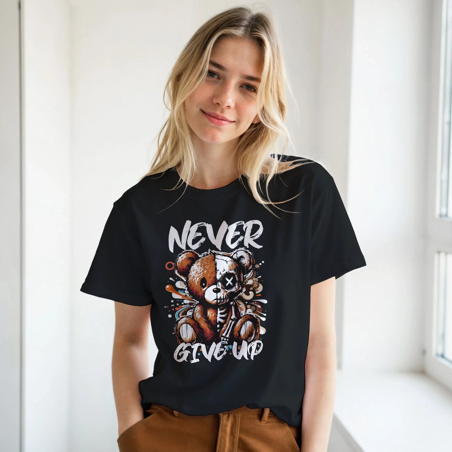 Never Give Up T-Shirt Schwarz – Seitenansicht | Regionize