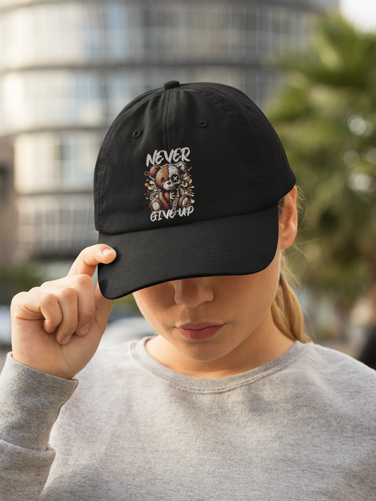 Never Give Up Teddybär Cap Schwarz – Frontansicht Cute Streetwear | Regionize