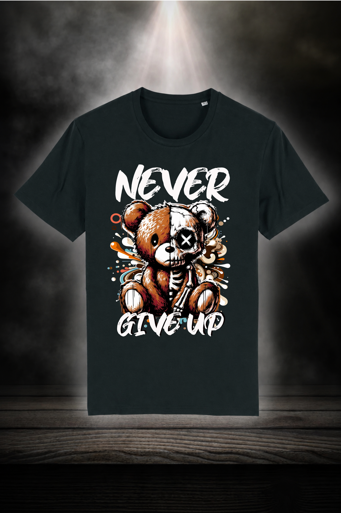 Never Give Up T-Shirt Schwarz – Premium Unisex Streetwear Gildan 64000 von Regionize